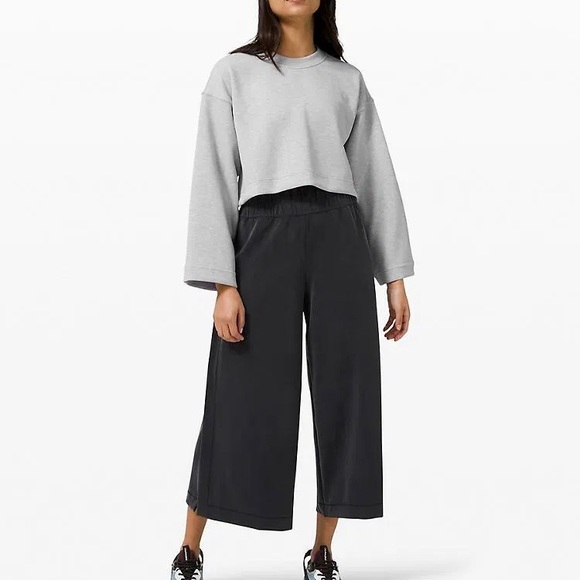 Lululemon Seek Softness wide leg crop Sz10